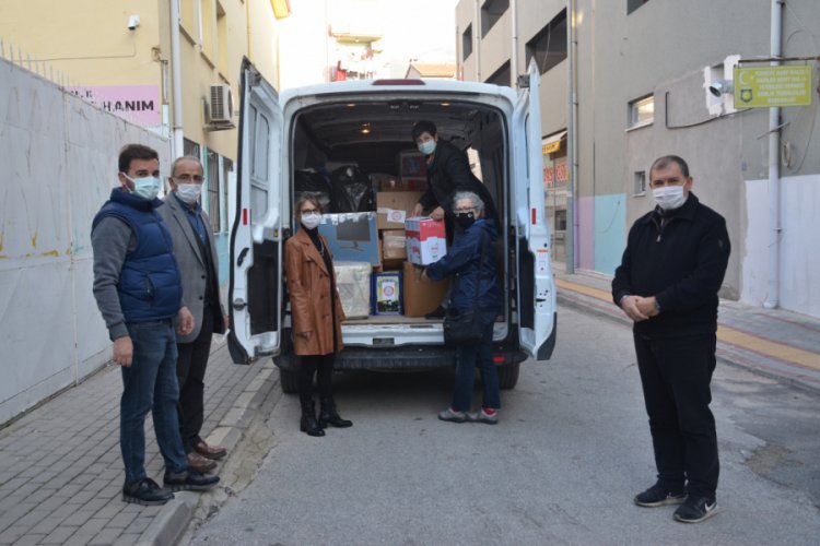 Bursa'dan İzmir'e 100 koli yardım yola çıktı