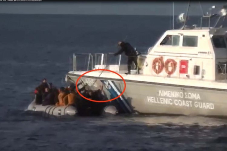 Yunan askerinin ölüme terk ettiği mültecilerin yardımına Türk askeri yetişiyor