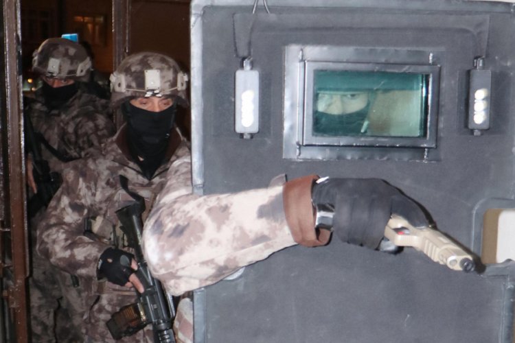 Erzurum merkezli uyuşturucu satıcılarına şafak operasyonu