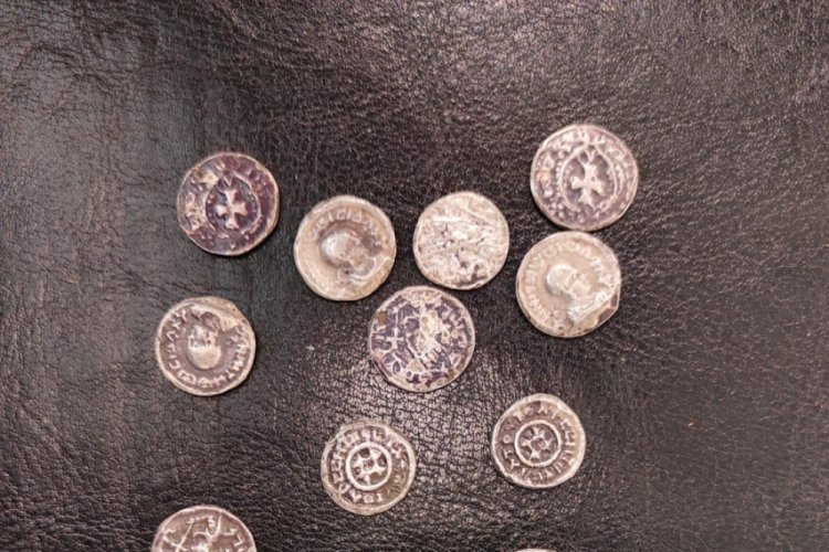 Bursa'da Roma döneminden kalma 465 sikke ele geçirildi