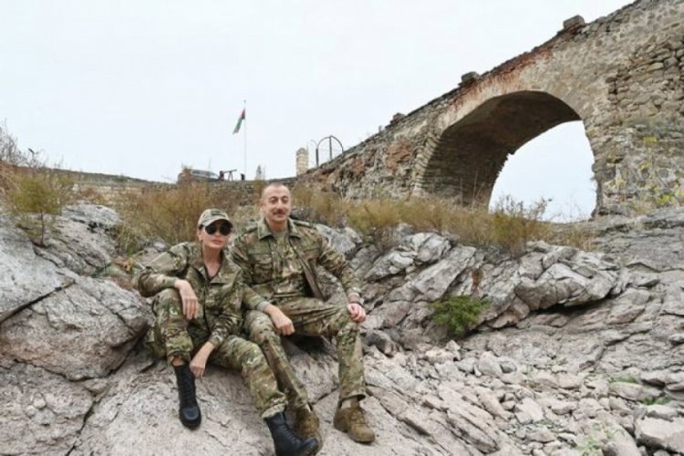 İlham Aliyev'den Karabağ'da zafer turu