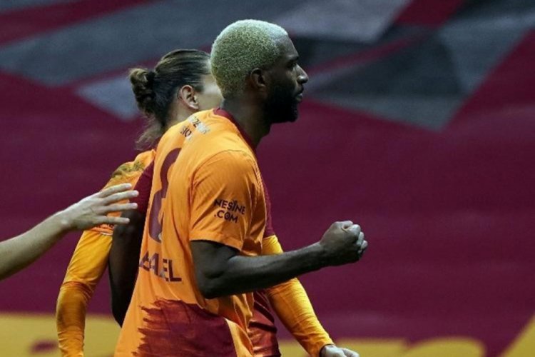 Ryan Babel Hollanda'da kalacak
