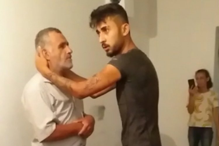 Eve çağırdıkları seyyar satıcıyı tekme tokat dövdüler