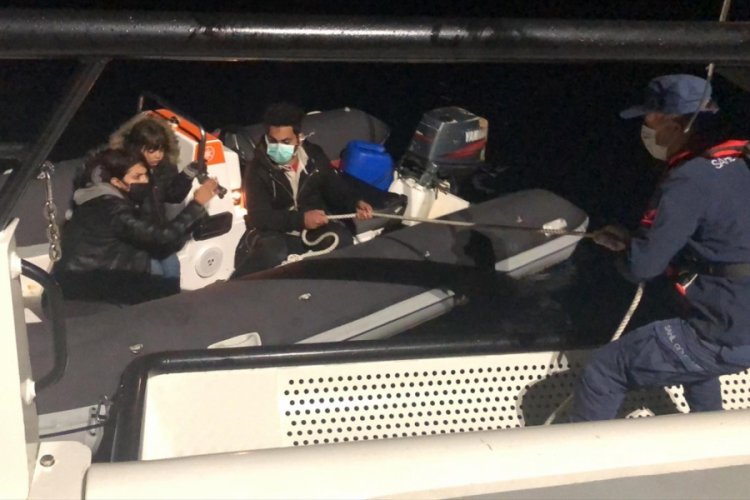 Türk kara sularına itilen 3 sığınmacı kurtarıldı
