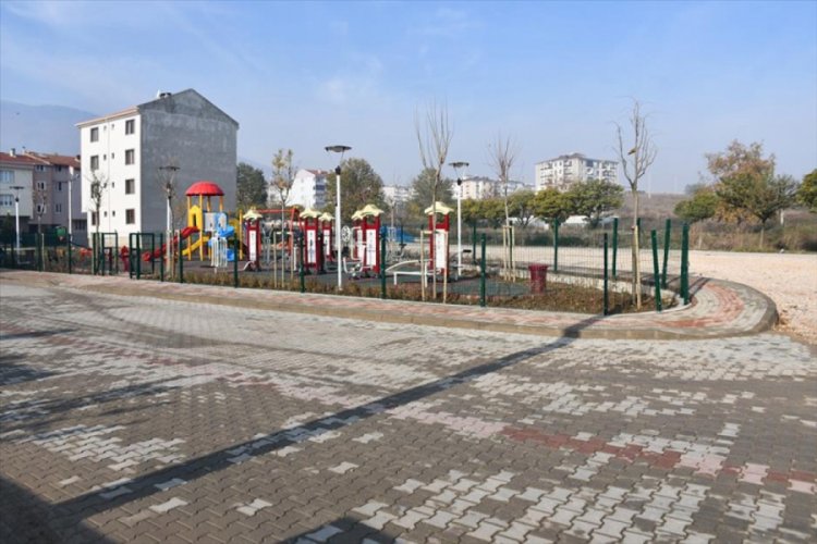 Bursa İnegöl'de Yeniceköy Mahallesi'ne modern çocuk parkı