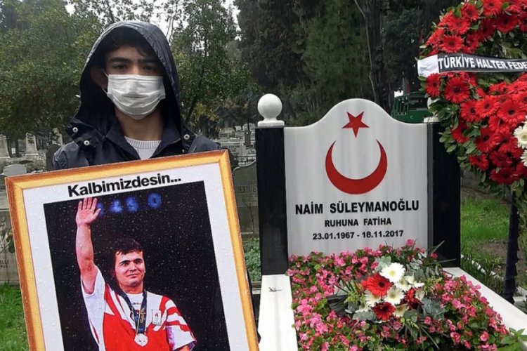 Halterin efsane ismi Naim Süleymanoğlu kabri başında anıldı