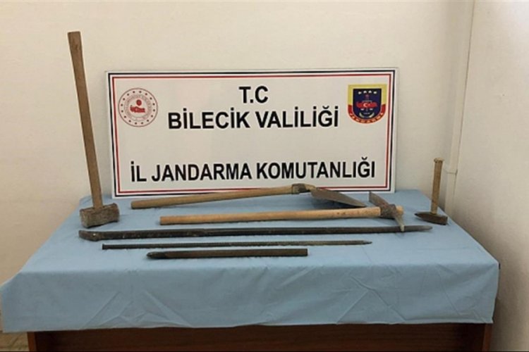 Tarihi bölgede kaçak kazı yapan 5 şüpheli suçüstü yakalandı