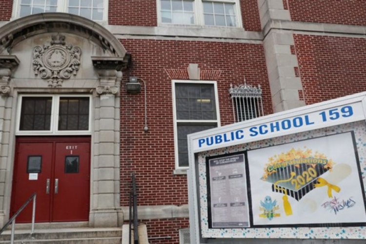 New York'ta okullar yeniden kapatılıyor