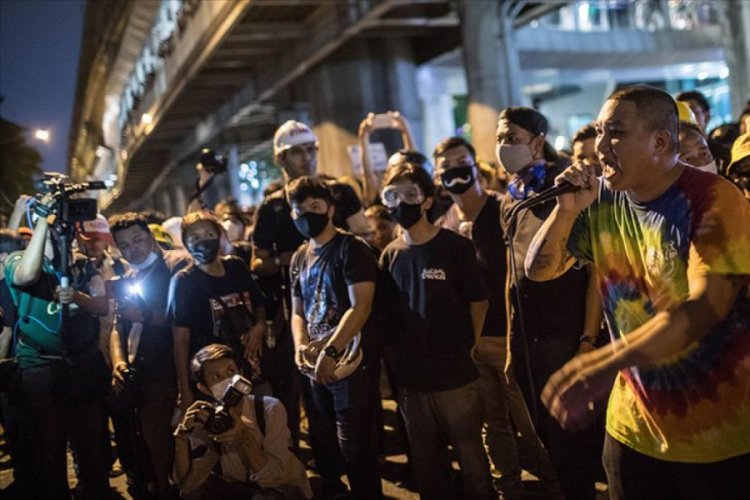 Tayland'da protestocuların talep ettiği anayasal reform tasarıları mecliste onaylandı
