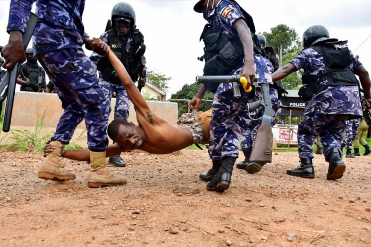 Uganda seçim öncesi karıştı: 7 ölü