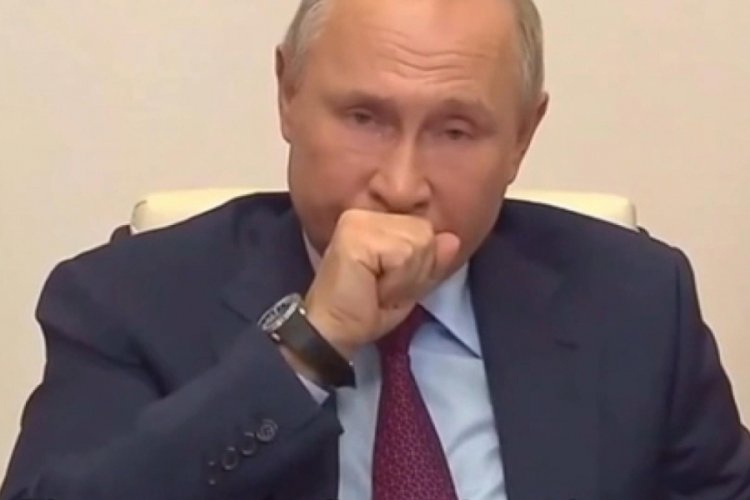 Putin telekonferans toplantısında öksürük krizine girdi
