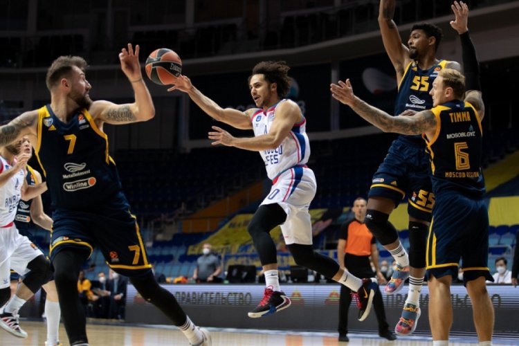 Khimki Moskova: 77 - Anadolu Efes: 105