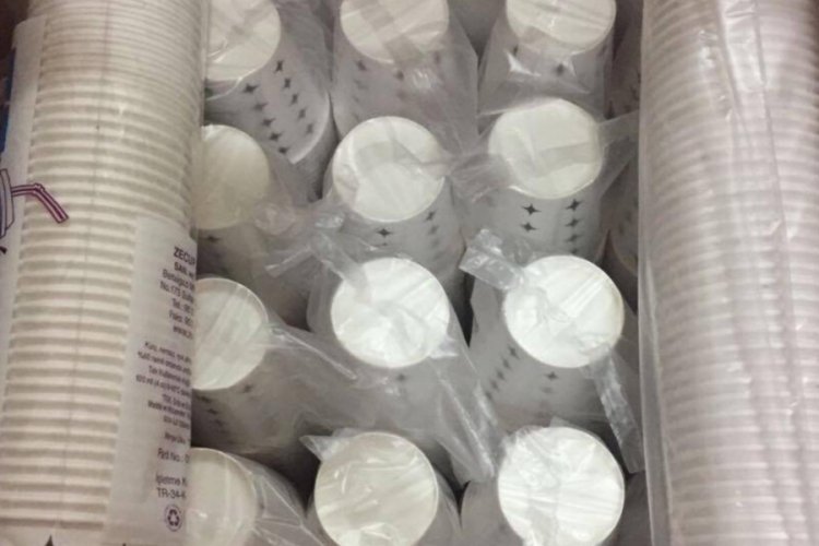 Kağıt bardaklarda büyük tehlike! Mikroplastik parçacıkları açığa çıkıyor