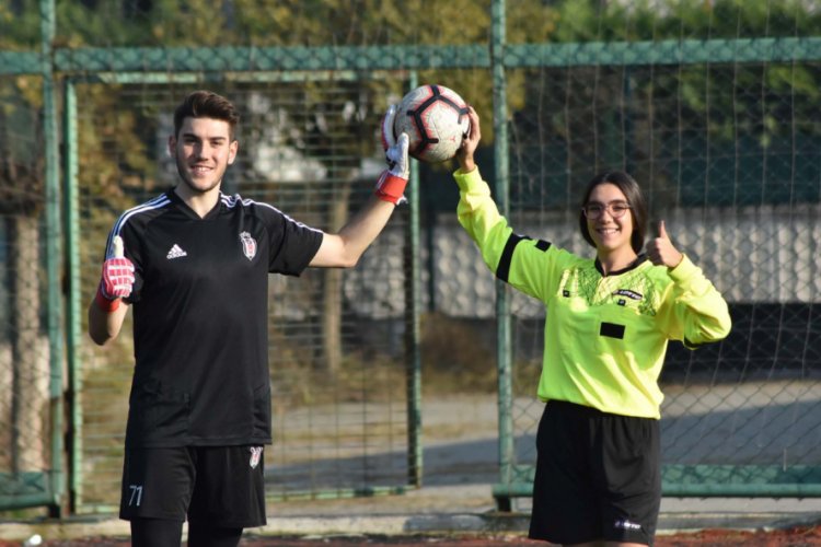 Bursalı ikizlerin biri Beşiktaş'ın kalecisi, diğeri hakem; ortak hayalleri ise Süper Lig