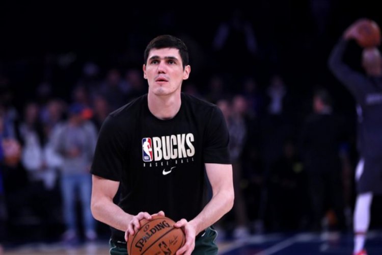 Milwaukee Bucks, milli basketbolcu Ersan İlyasova'yı serbest bıraktı