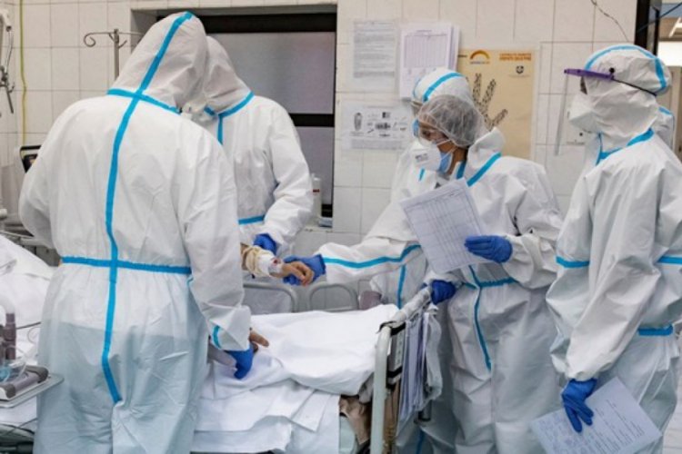 İngiltere'de son 24 saatte 20 bin 252 yeni vaka