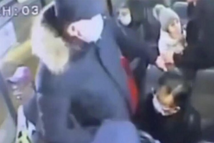 Rusya'da maske uyarısı yapan yolcu öldürüldü