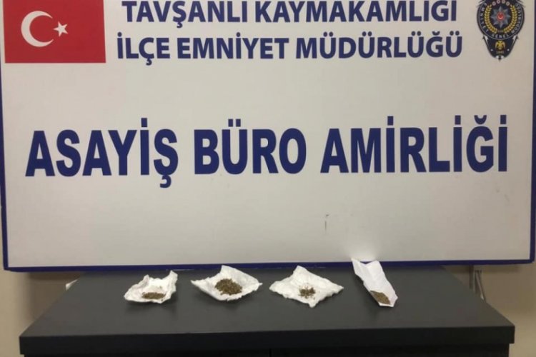 Otomobilde uyuşturucu ele geçirildi
