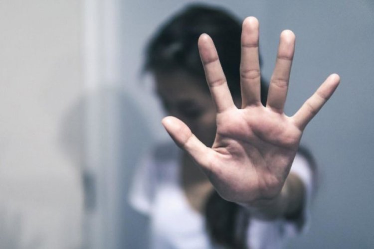 Genç kadına iğrenç tuzak! 'Polisiz' deyip otele götürdüler