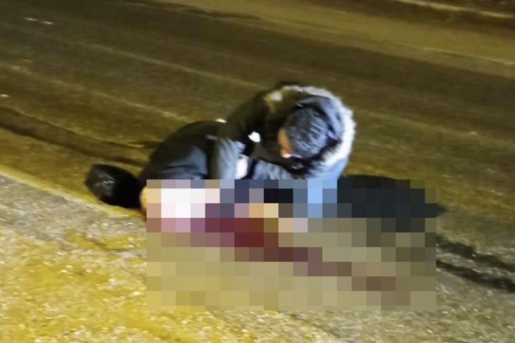 Öfkelenen kocanın hareket halindeki araçtan eşini attığı iddiası