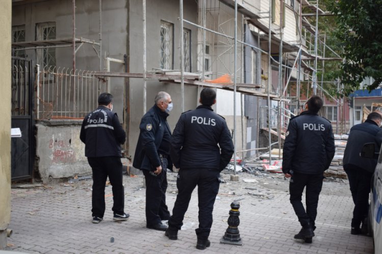 İnşaat iskelesinden düşen işçi yaralandı