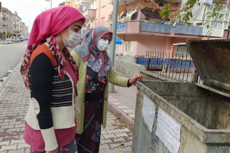 Bir anlık dalgınlıkla 3 bileziği çöpe attı
