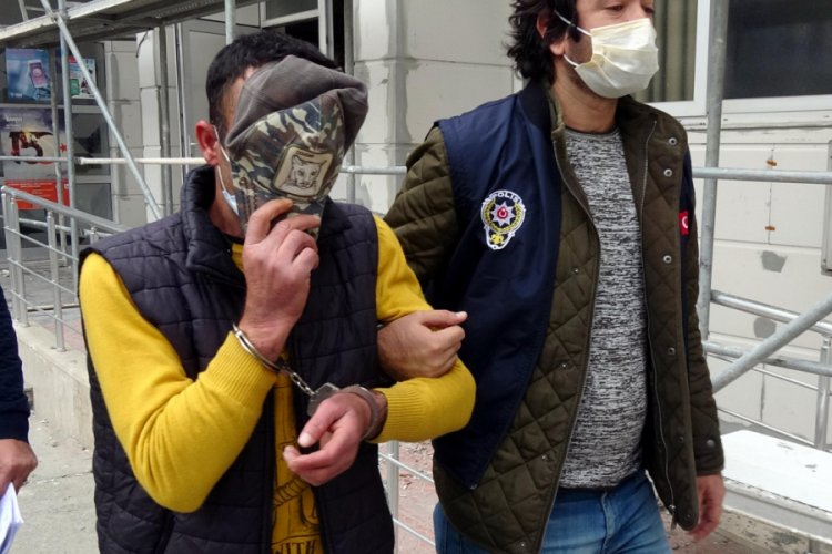 21 yıl hapis cezasıyla aranıyordu, simit satarken yakalandı