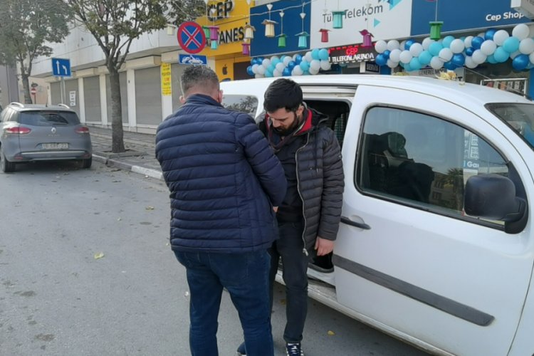 Bursa'da hırsızlık suçundan aranan şüpheli, denetim noktasında yakalandı