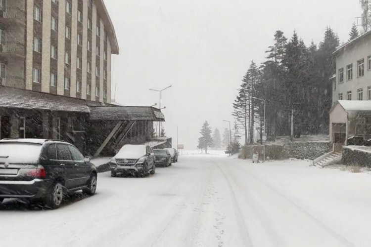Yılbaşı öncesinde Bursa Uludağ'da tipi etkili oldu