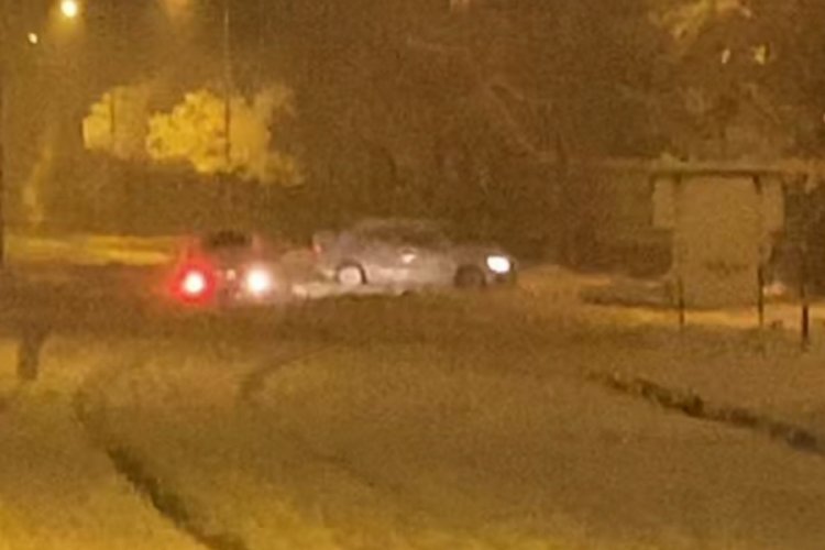 Bursa'da karlı yolda drift yaptılar