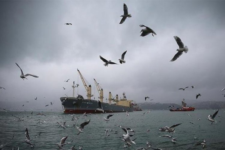 İstanbul Boğazı'nda gemi geçişleri çift yönlü askıya alındı