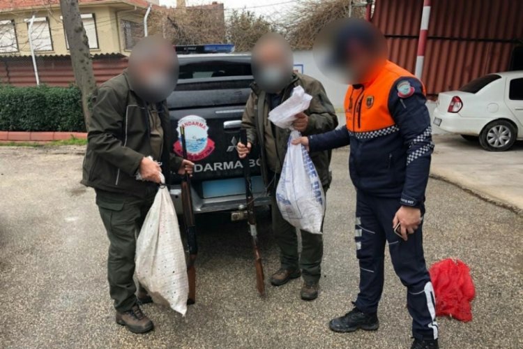 Bursa Uluabat Gölü'nde kaçak avlanan 2 kişi kovalamaca sonucu yakalandı