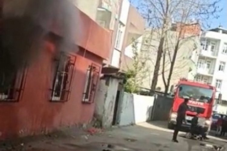 Bursa'da evini yakan şahıs itfaiye ekiplerine bıçakla direndi