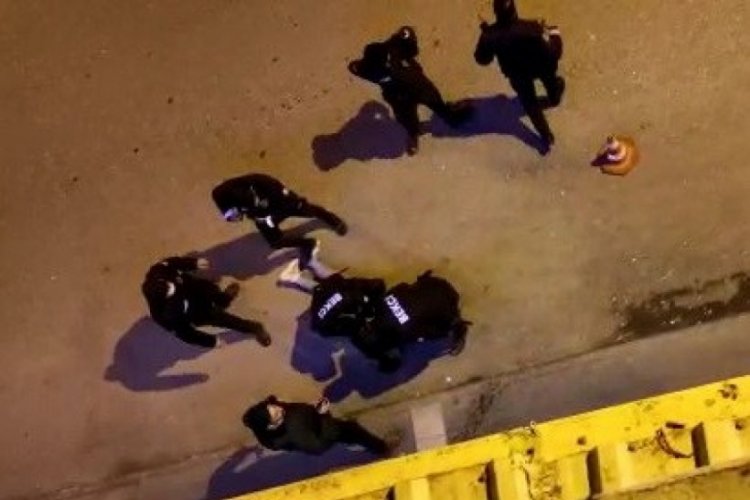 Hırsızlık şüphelisi 2 şahıs polisten kaçamadı