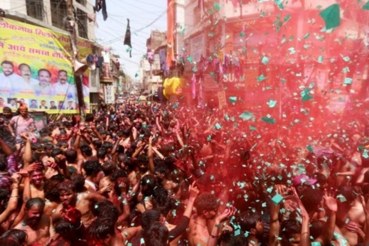 Hindistan'da Holi festivali kutlamaları sırasında 41 kişi öldü!