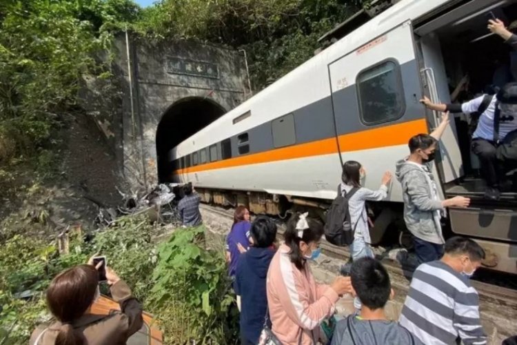 Tayvan'daki tren kazasında can kaybı 54'e yükseldi