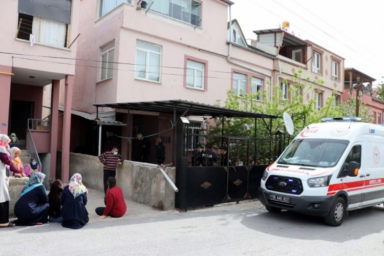Uyuşturucu için para isteyen oğlunu öldürdü