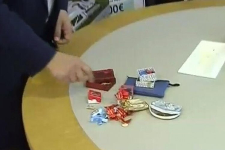 Yardım paketinin içinden altınlar çıktı! Kızılay sahibini arıyor