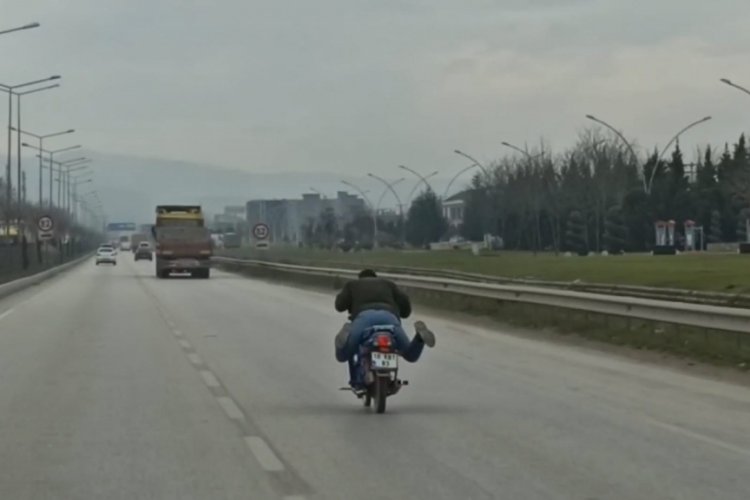 Bursa Da Motosiklet Zerinde Tehlikeli Yolculuk Kamerada Bursa