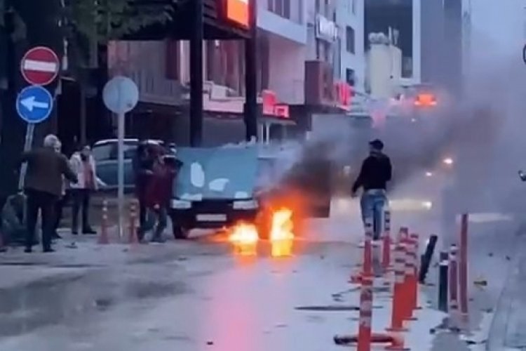 Bursa Da Seyir Halindeki Otomobil Alevlere Teslim Oldu Bursa