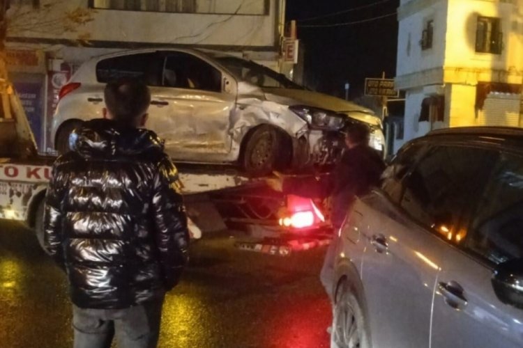 Mardin de iki otomobilin çarpışması sonucu 6 kişi yaralandı Güncel