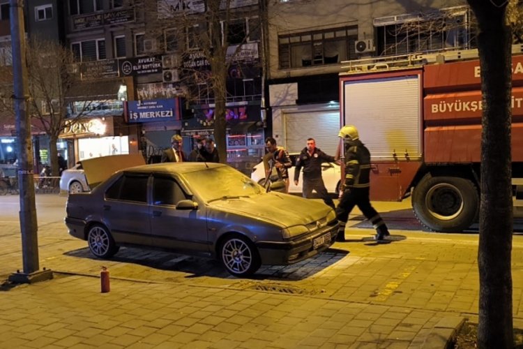 Bursa Da Park Halindeki Otomobil Alev Ald Bursa Haberleri B Lge