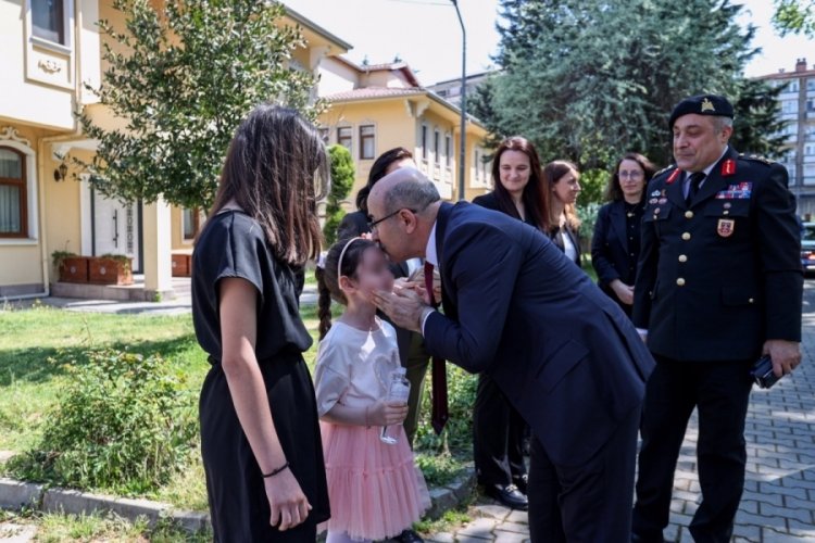 Bursa Da Vali Demirta Ocuk Ve Ya L Larla Bir Araya Geldi Bursa