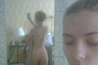 Çıplak fotoğrafları başına iş açtı!