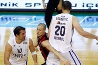 Anadolu Efes ilk maçı kaybetti!