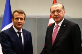 Erdoğan Macron ile görüştü