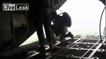 Paraşütü aniden açılınca olanlar oldu