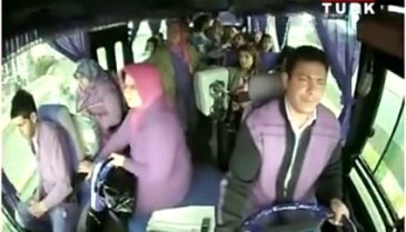 Minibüsten muhteşem kaçış