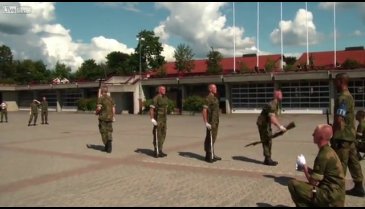 Norveç askerinin şaşırtan şovu