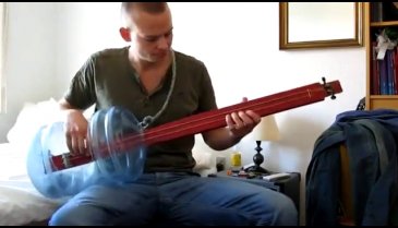 Damacanadan bas gitar yaptı